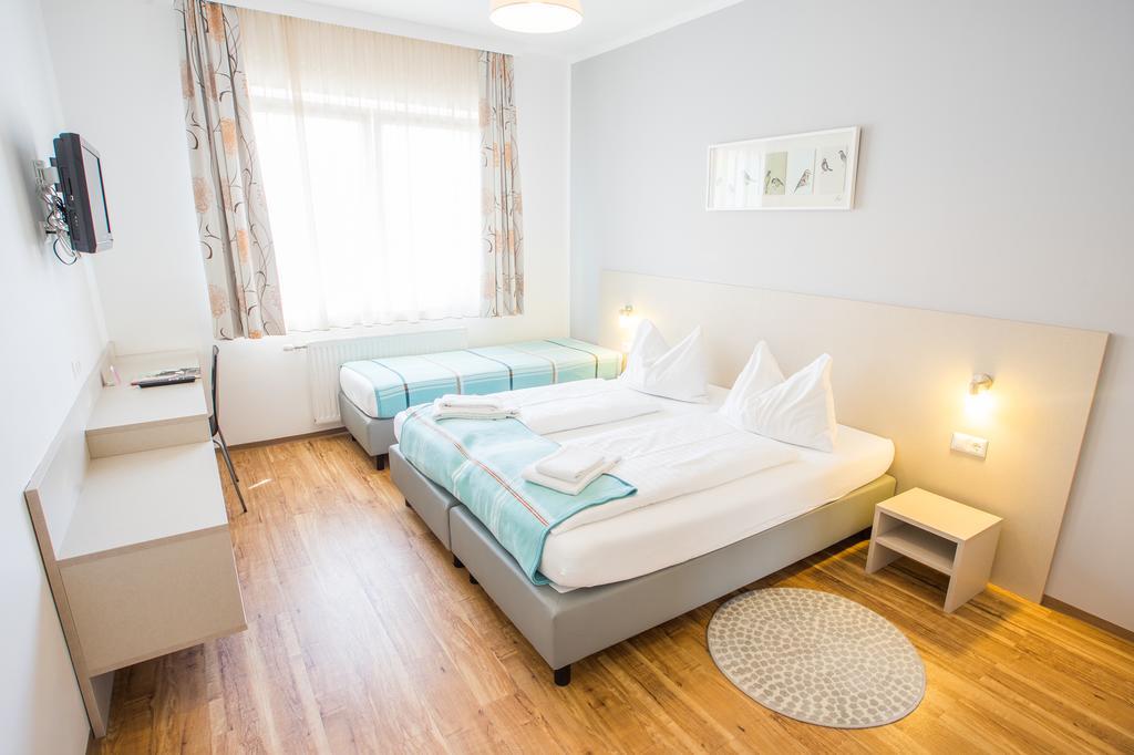 Motel22 Parkplatz Inklusive Wien Exteriör bild