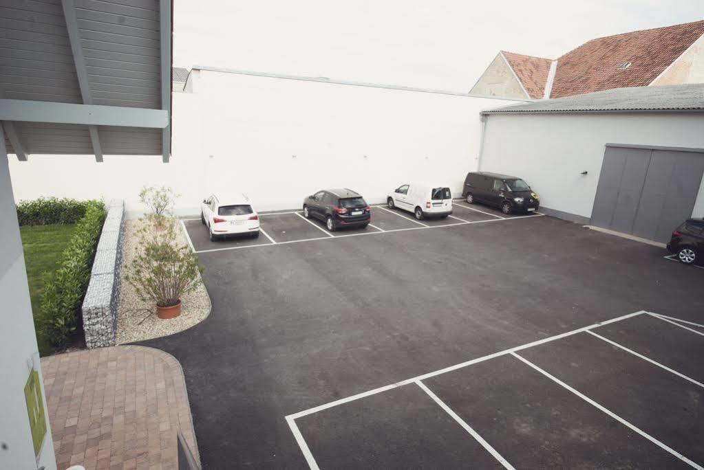 Motel22 Parkplatz Inklusive Wien Exteriör bild